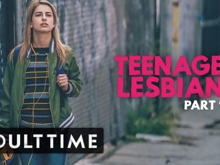 Mature TIME Teenage Lesbian- Kristen Scott Peeps on Couple at Party