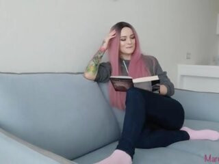 Fucked girlfriend in tight jeans and cumshot for pussy